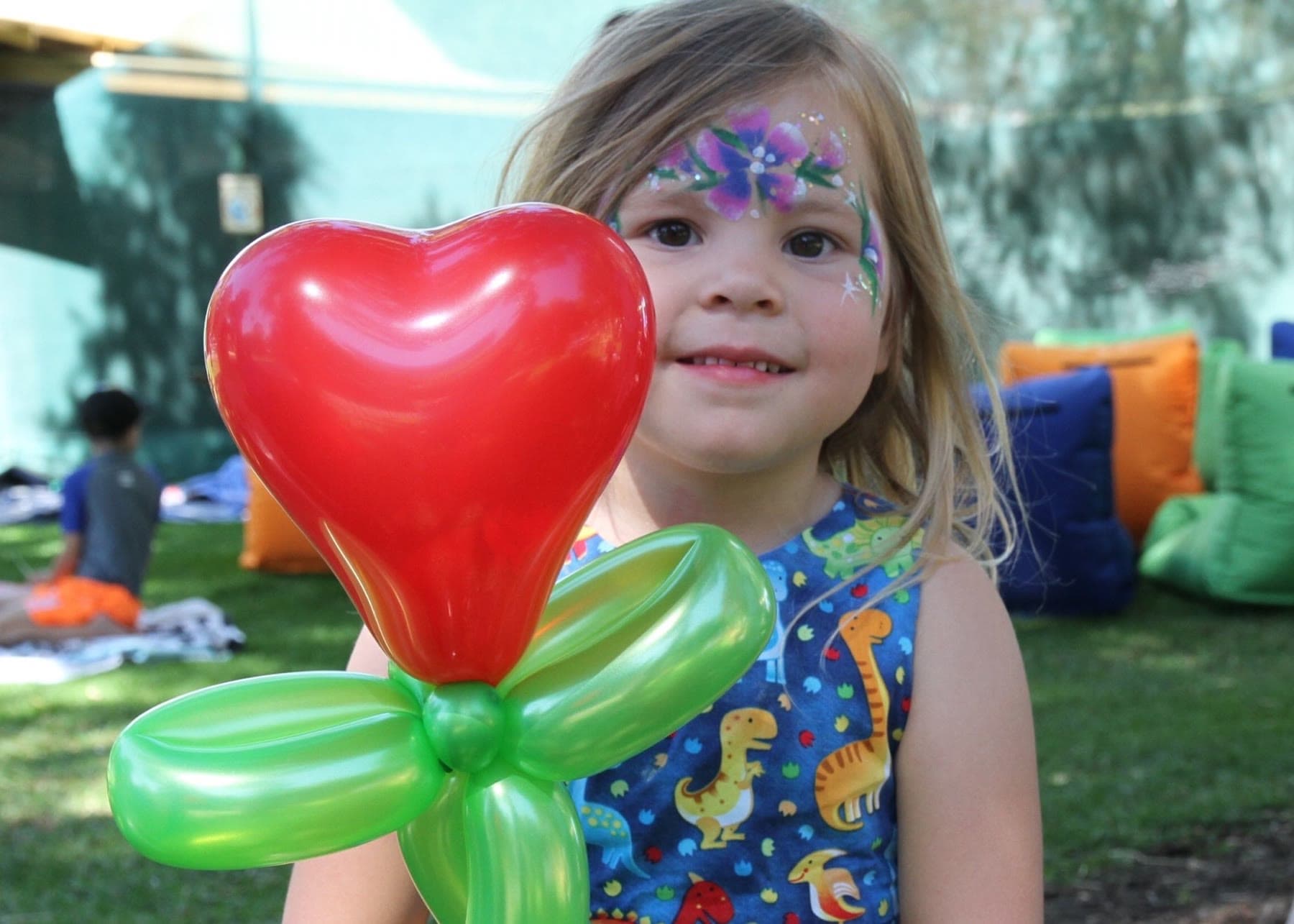 Bay Pop Balloons, kids party entertainer